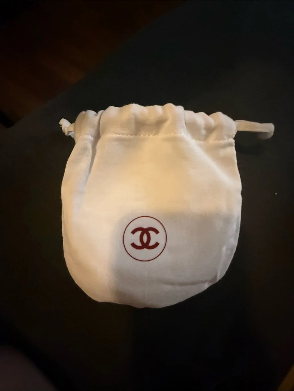 CHANEL N•1 White Reusable Facial Rounds with CC Pouch